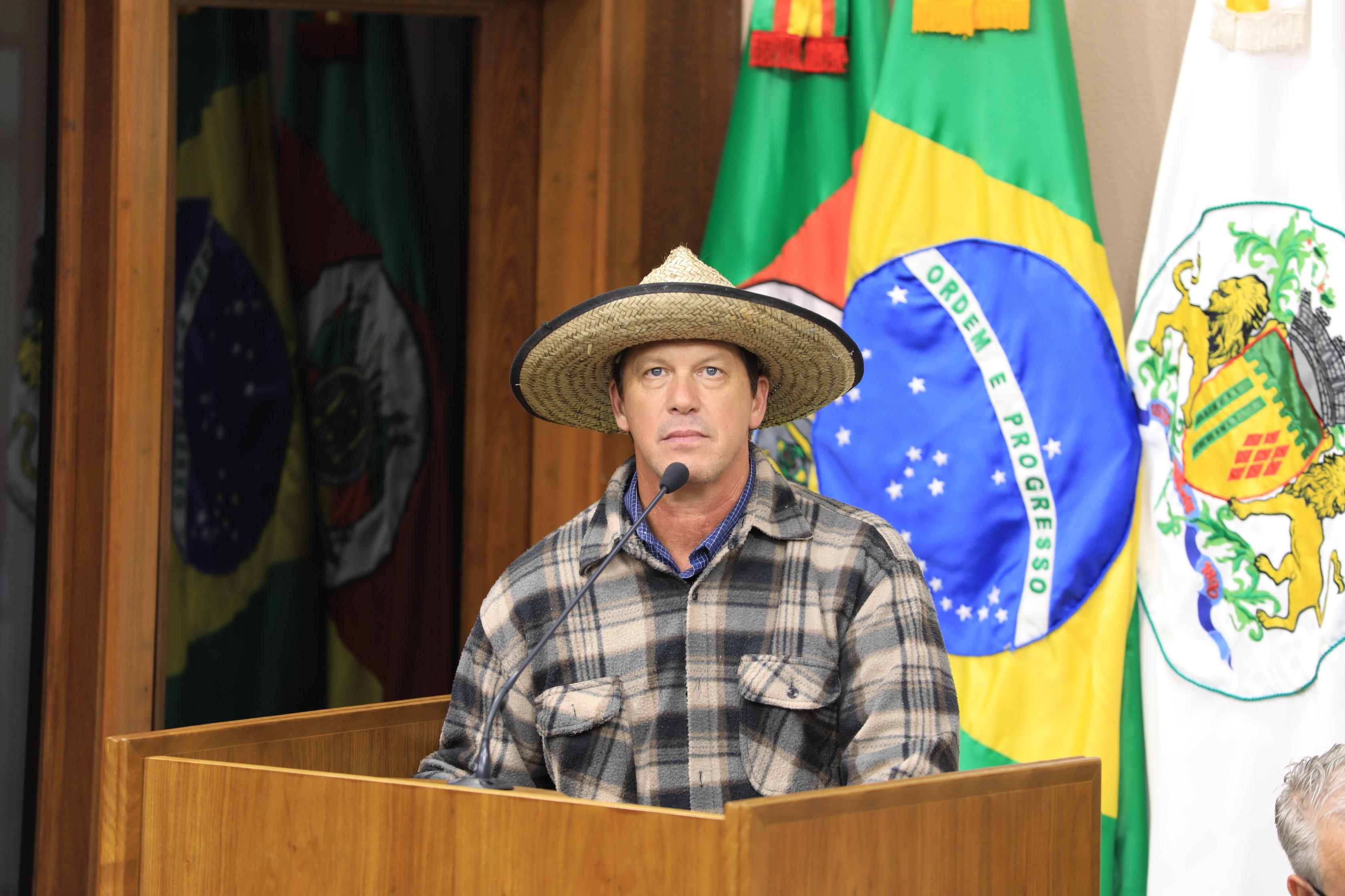 Leia mais sobre Vereador Sandro Fantinel reafirma defesa dos agricultores