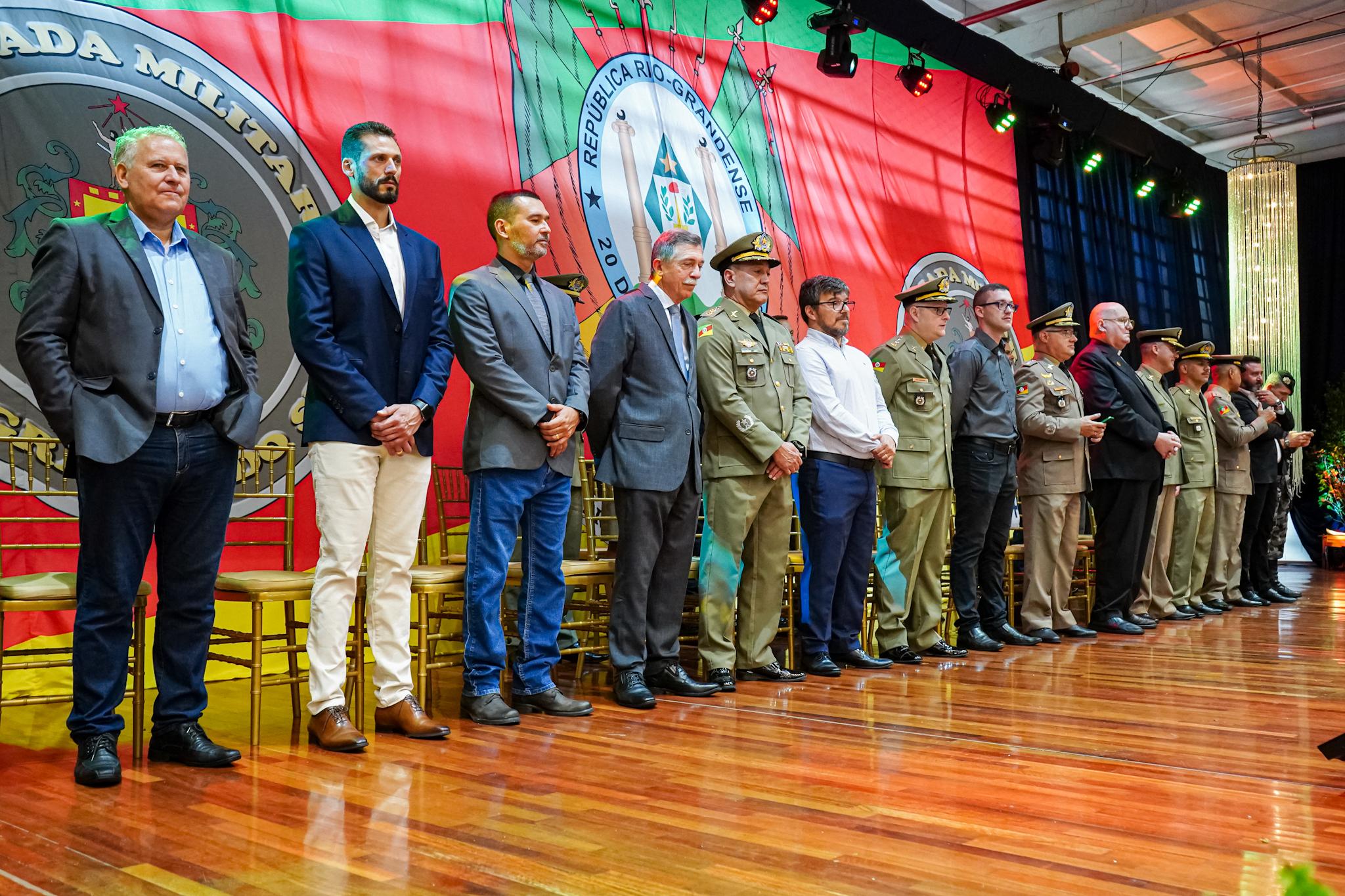 Presidente Zé Dambrós participa de solenidade de formatura de novos sargentos da Brigada Militar 