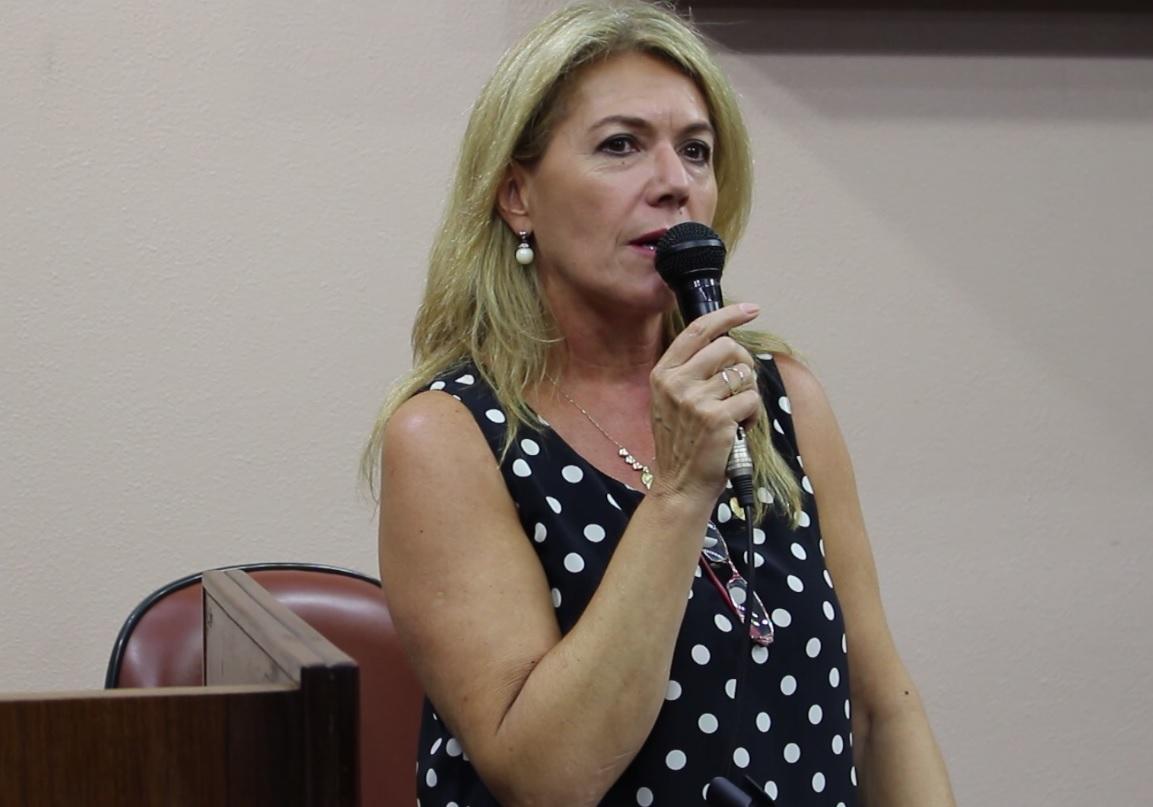 Paula Ioris lamenta assassinato de servidora municipal