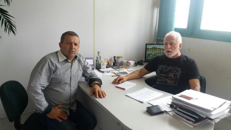 Vereador Velocino Uez visita gerente da Ceasa Serra Adcointer
