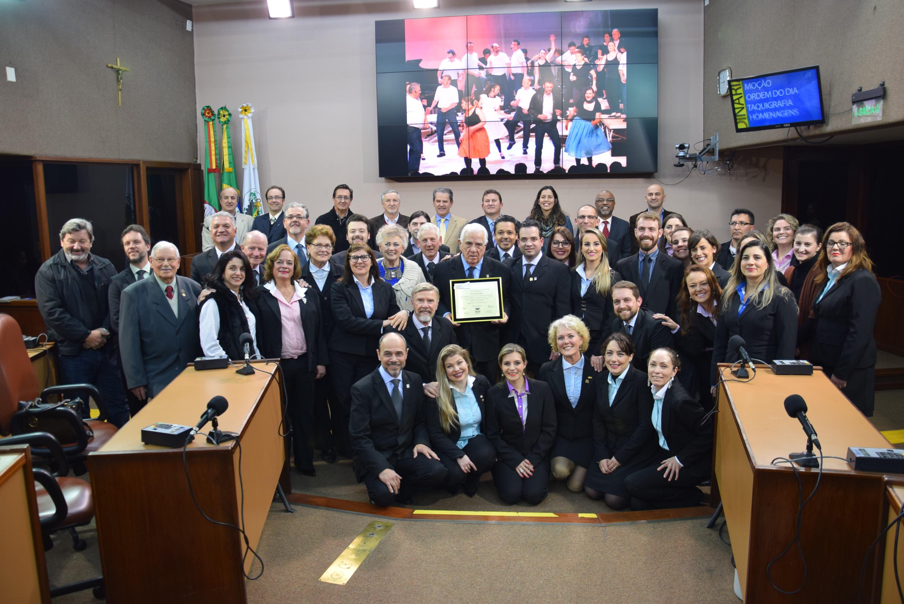 Os 126 anos de Caxias do Sul e os 40 anos do Coro Municipal são reverenciados pelo Parlamento 