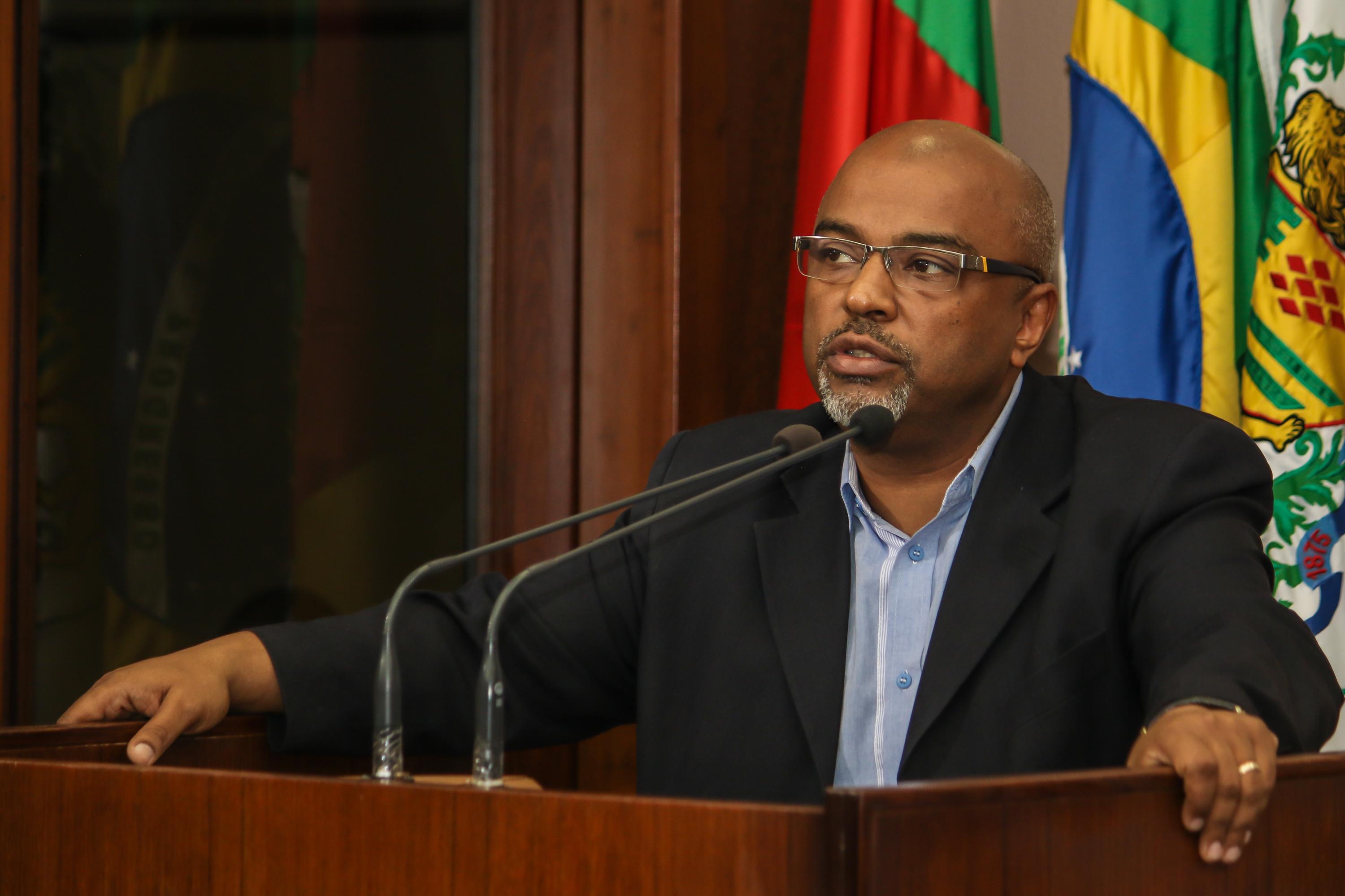 Edson da Rosa defende preservação das instituições representativas