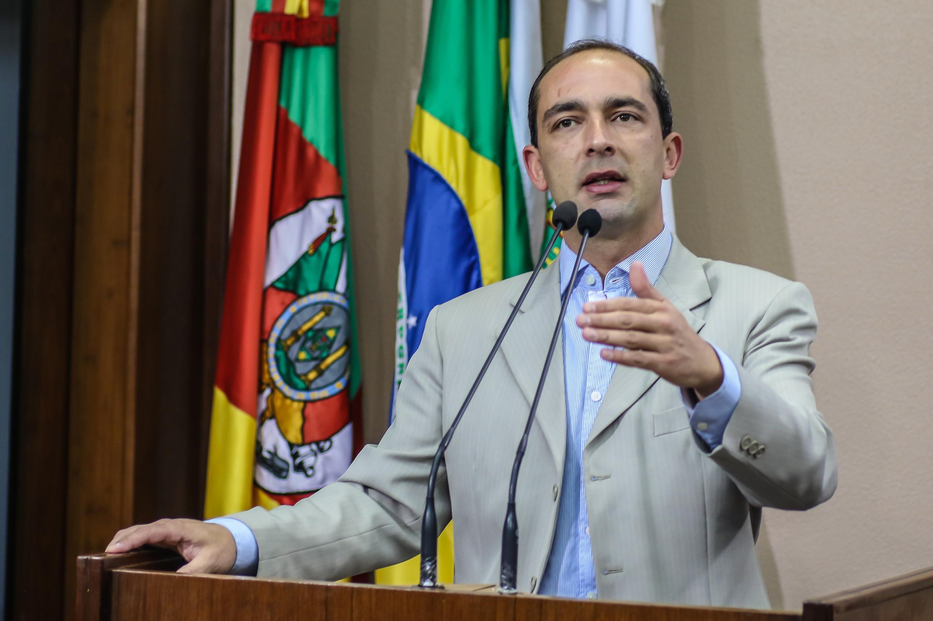 Rodrigo Beltrão critica o processo de impeachment contra a presidente Dilma Rousseff