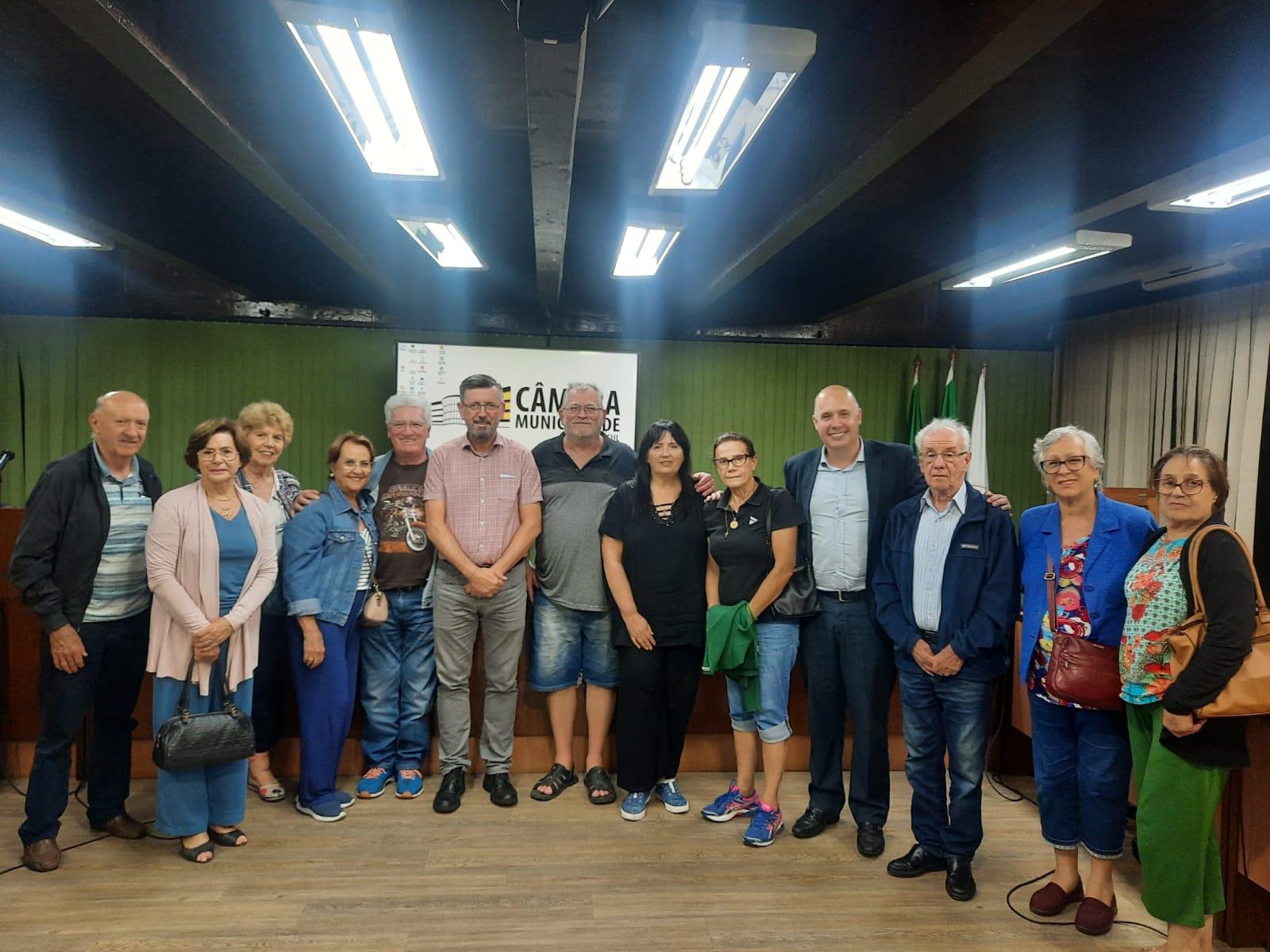 Leia mais sobre Vereador Lucas Diel acompanha Reunião com moradores do bairro Panazzolo e Secretário de Trânsito