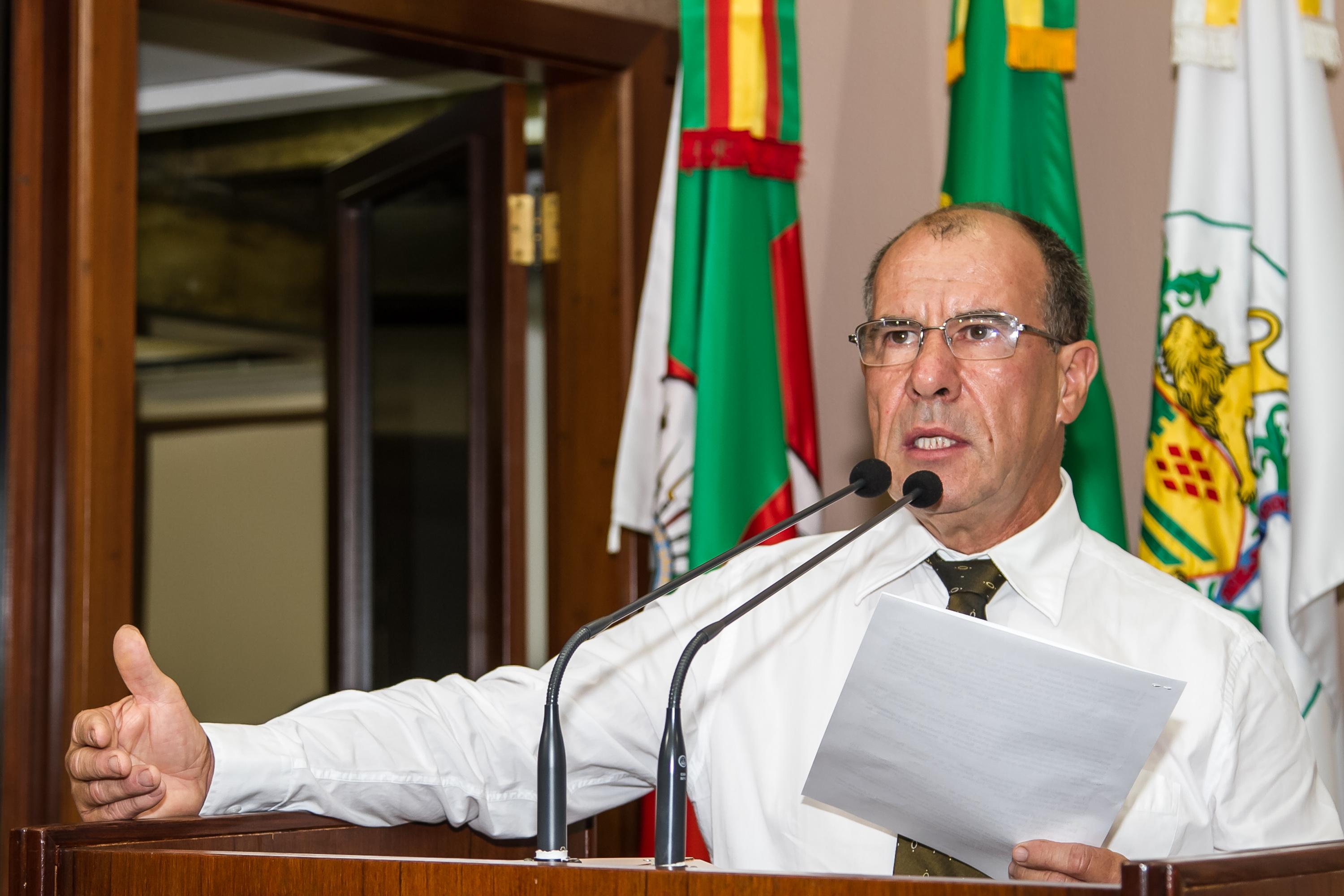 Flávio Dias lamenta rejeição do projeto de lei complementar 3/2015, de sua autoria