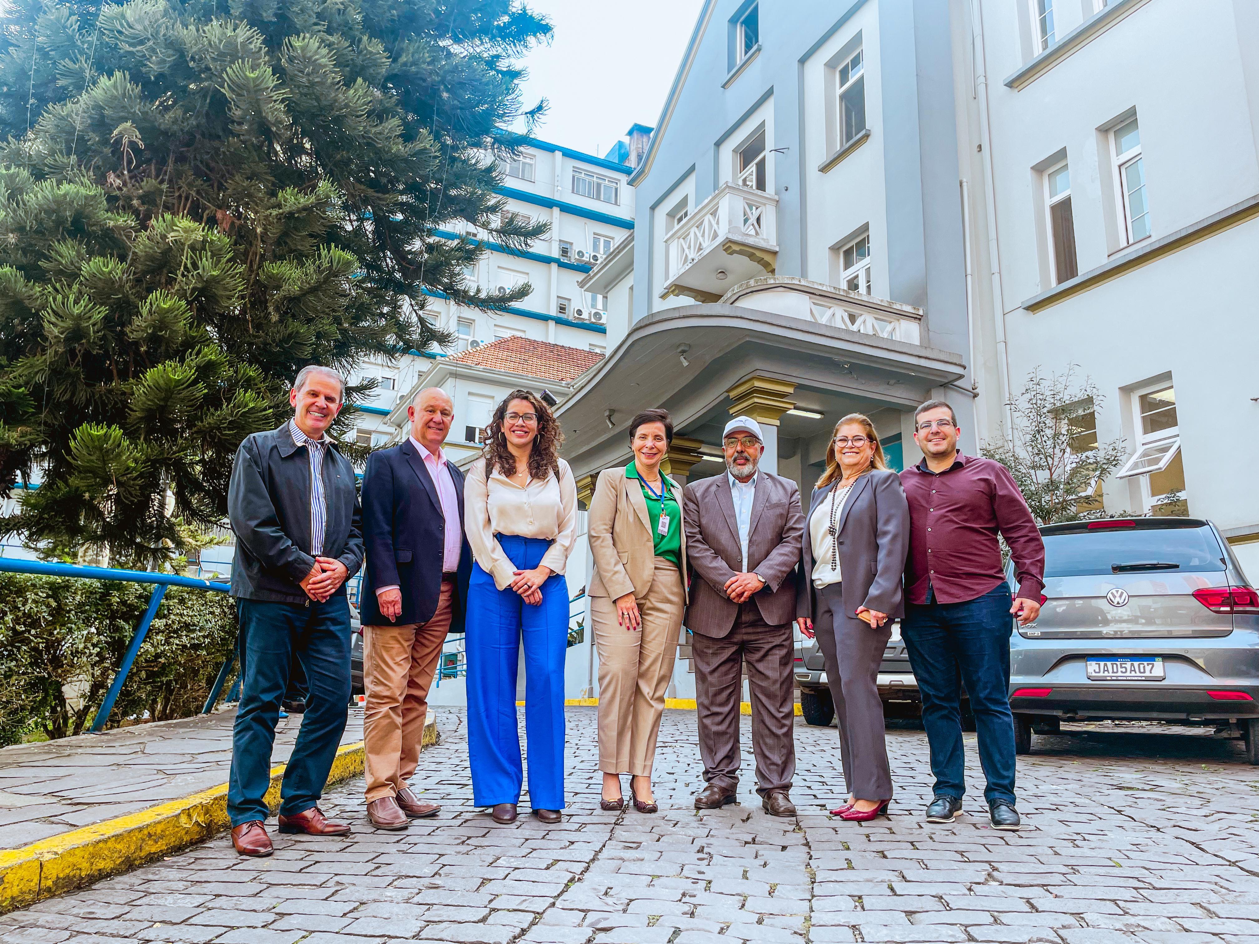 Comitiva acompanha visita ao Pompéia Ecossistema de Saúde e projeta melhorias 