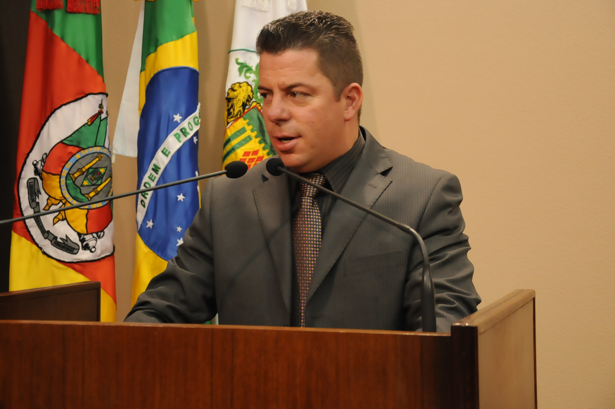 Renato Nunes faz indicação ao Executivo, sugerindo a construção de novo albergue