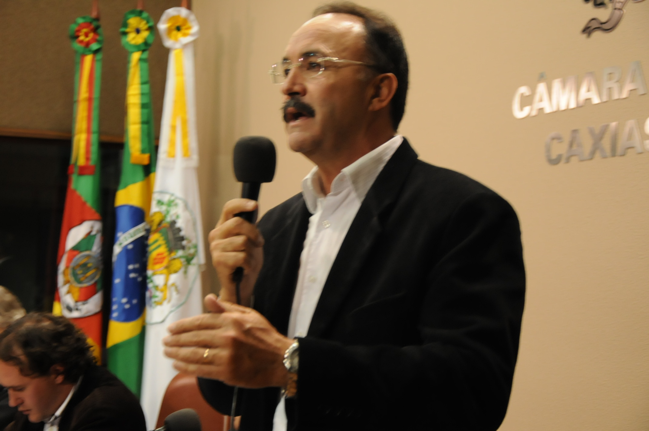 Mauro Pereira destaca os 30 anos da Acrilys do Brasil