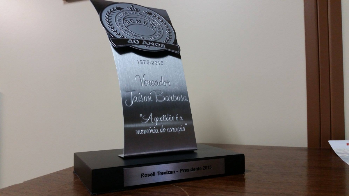 Leia mais sobre Jaison Barbosa recebe troféu 40 anos da Associação dos Clubes de Mães