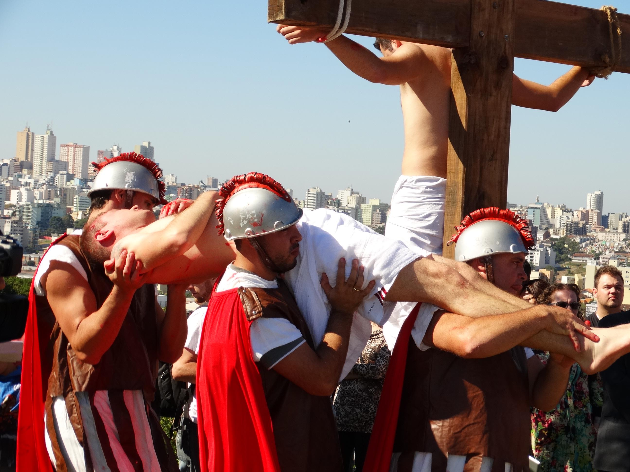 Meneguzzi propõe que encenação da Via-Sacra da Festa da Uva seja patrimônio imaterial de Caxias