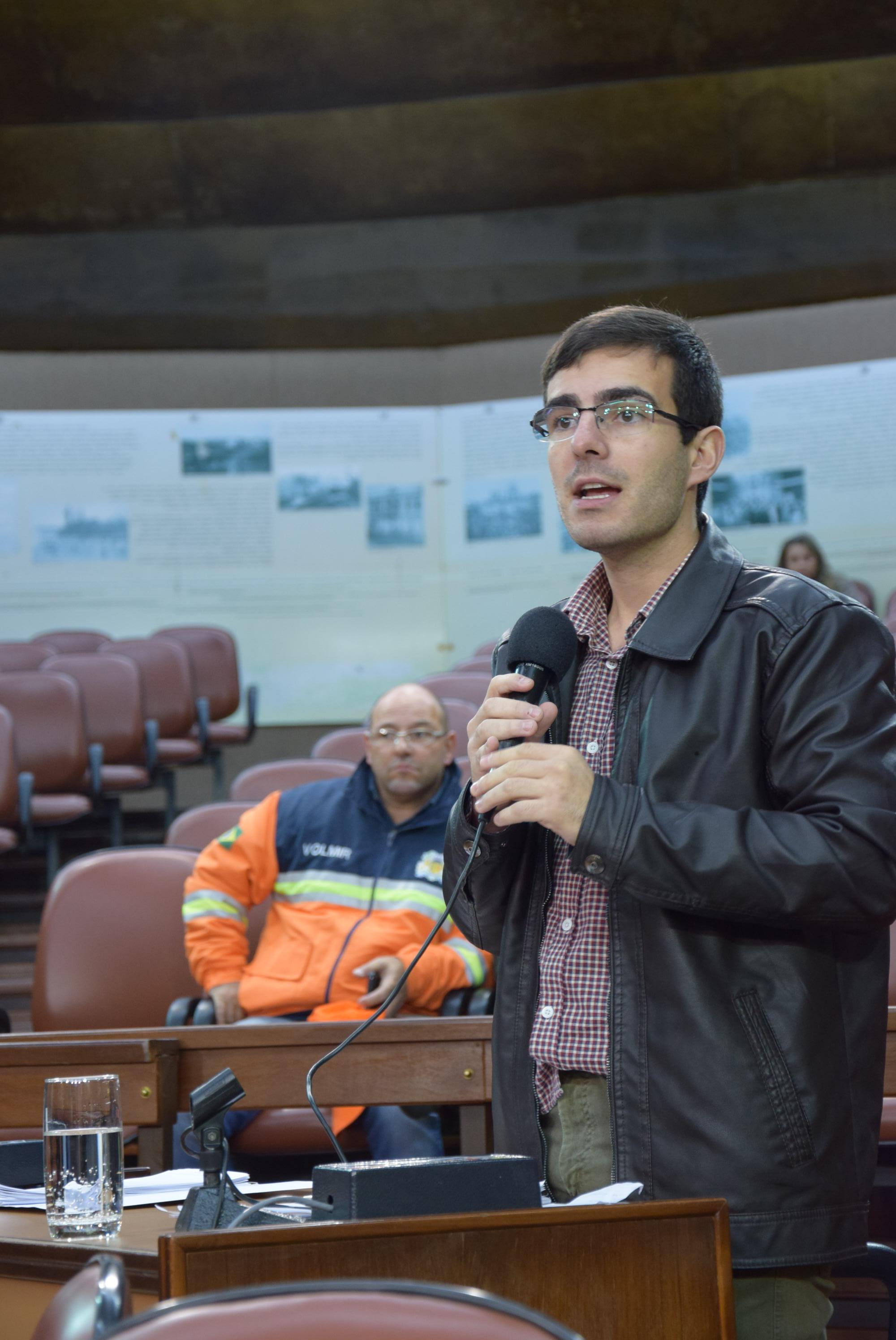 Leia mais sobre Vereador Rafael Bueno questiona Estado sobre a concessão da exploração de rodovias para a iniciativa privada