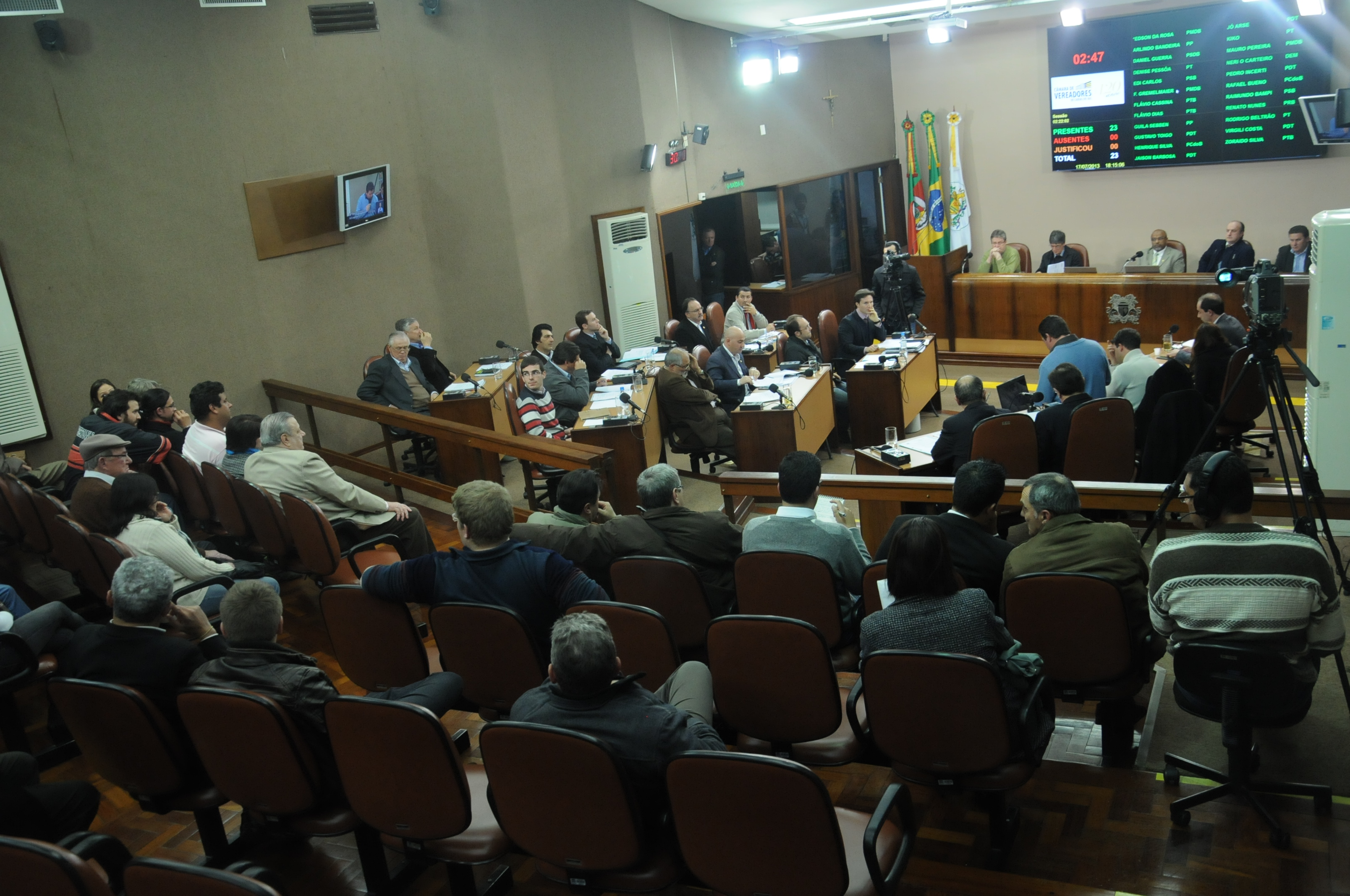 Política Municipal do Idoso é aprovada com intenso debate