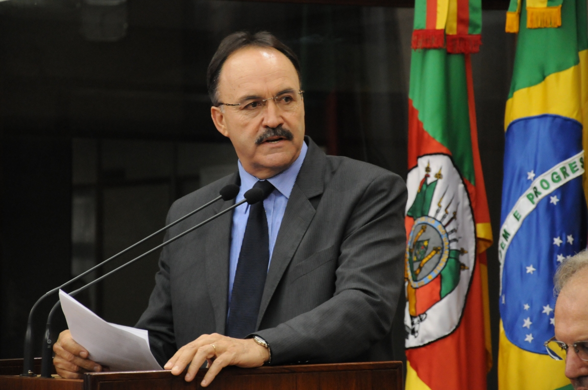 Vereador Mauro Pereira encaminhou 375 Indicações em 2013