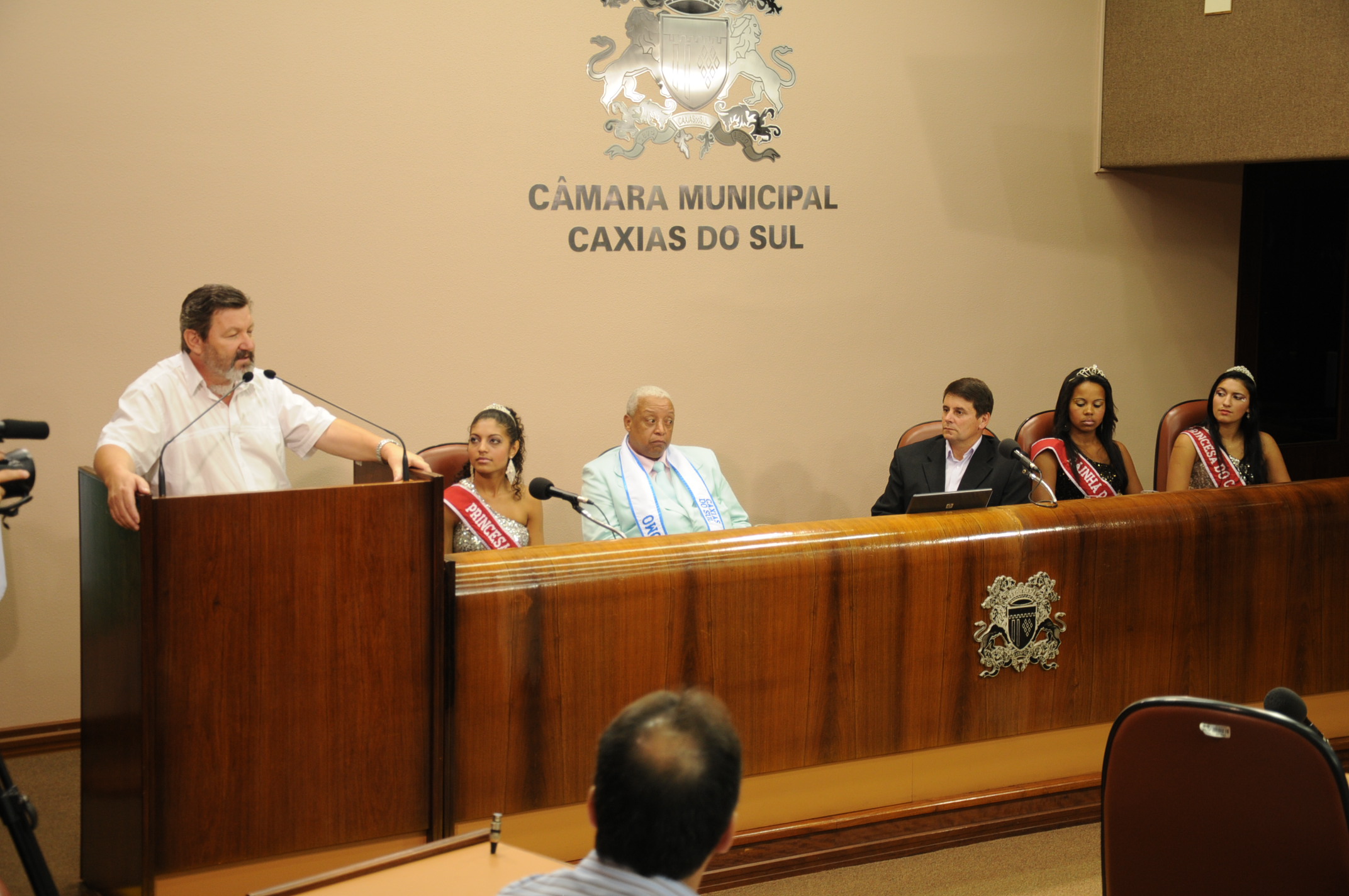Corte do Carnaval de Caxias 2011 convida vereadores para o evento