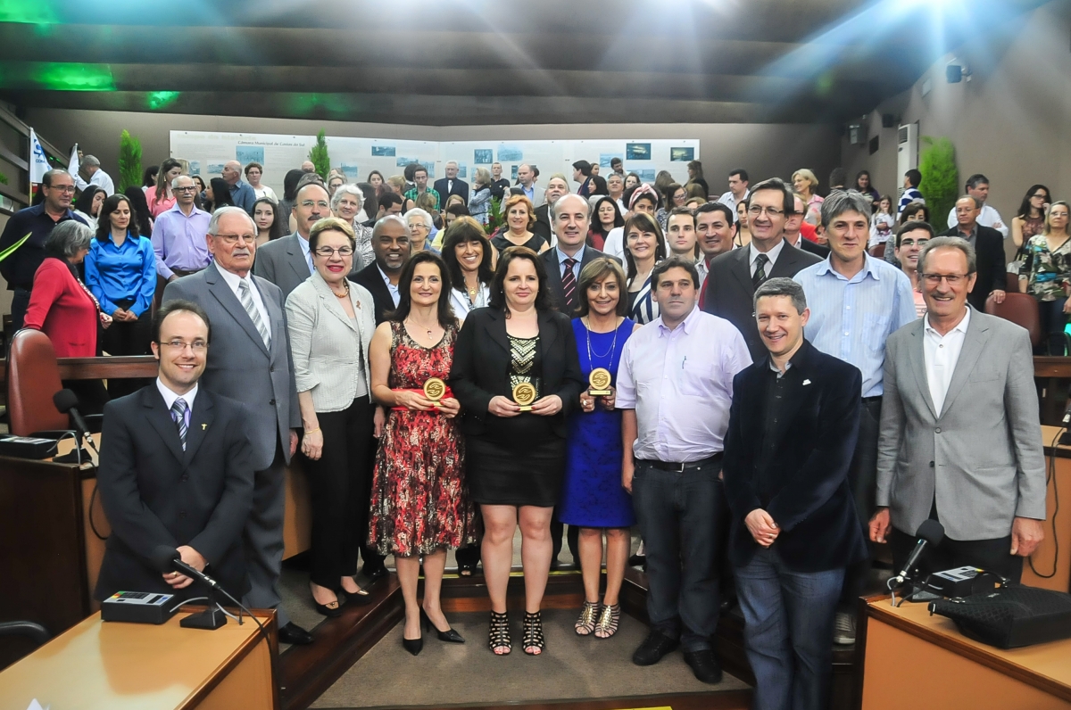 Prêmio Servidor Público Cidadão 2014 é entregue para três servidoras do município