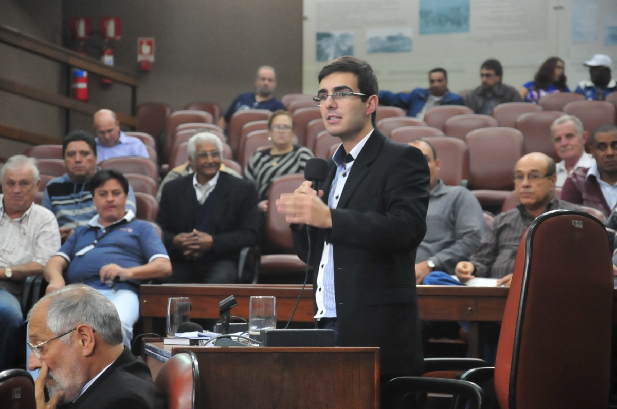 Leia mais sobre Vereador Rafael Bueno cobra medidas do prefeito em exercício