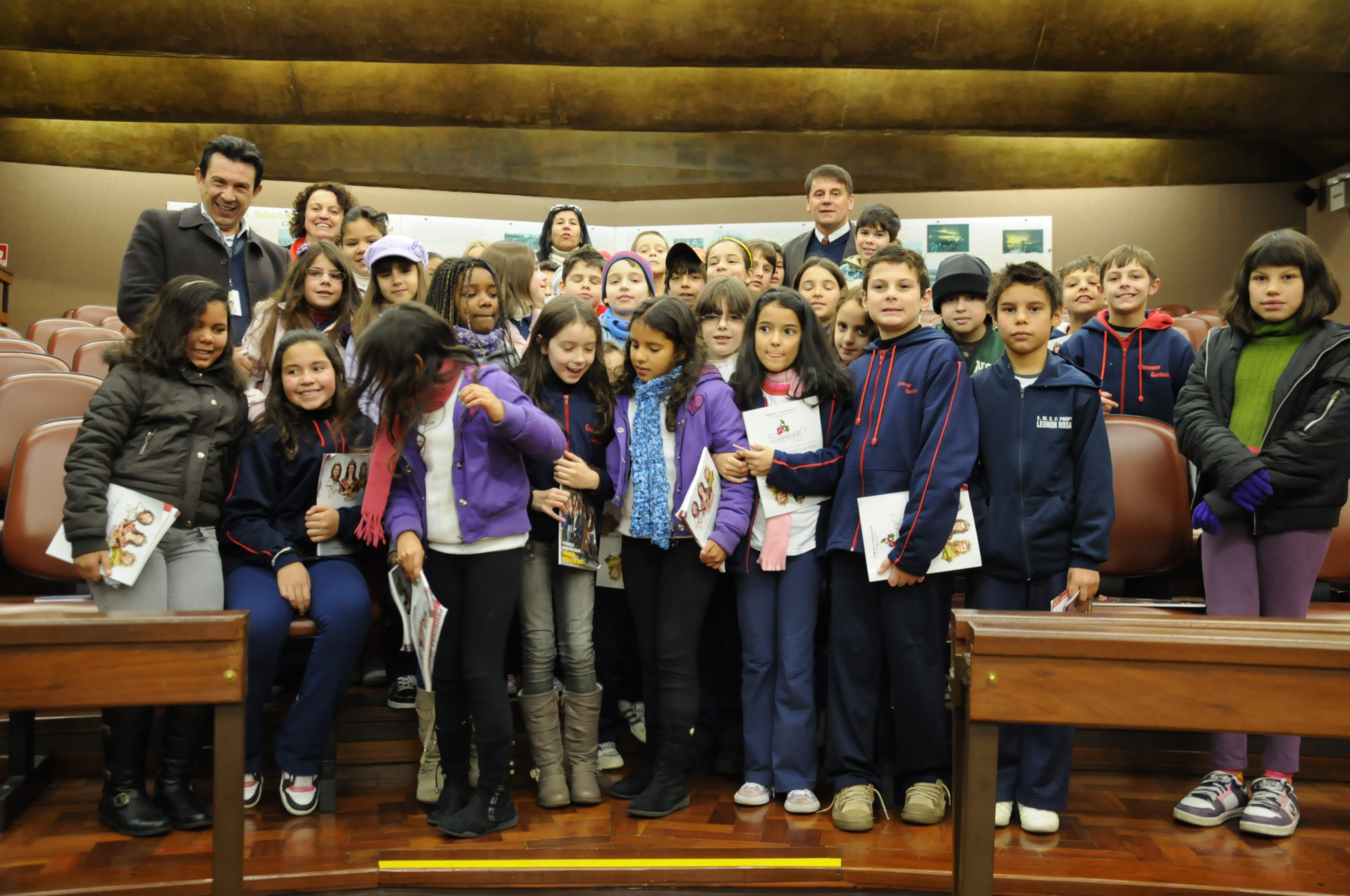 Alunos da Escola Giuseppe Garibaldi visitam o Legislativo