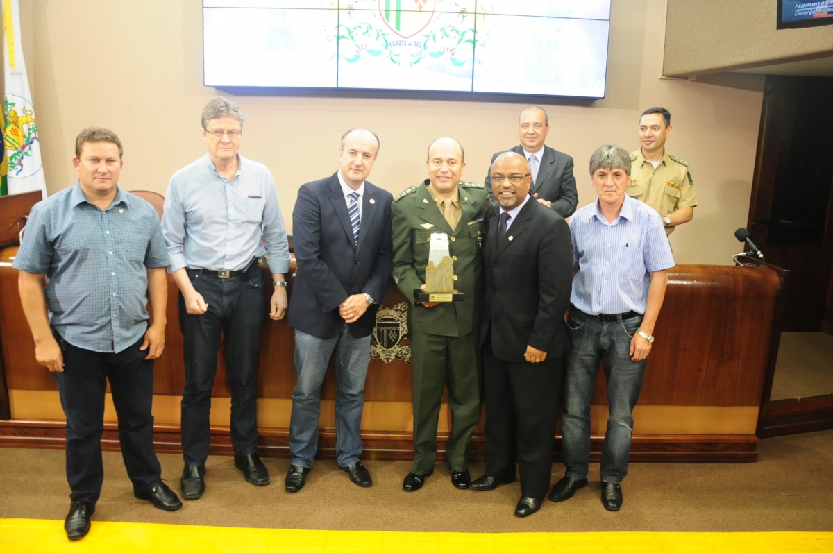 Câmara homenageia o coronel Maranhão com o Prêmio Caxias do Sul
