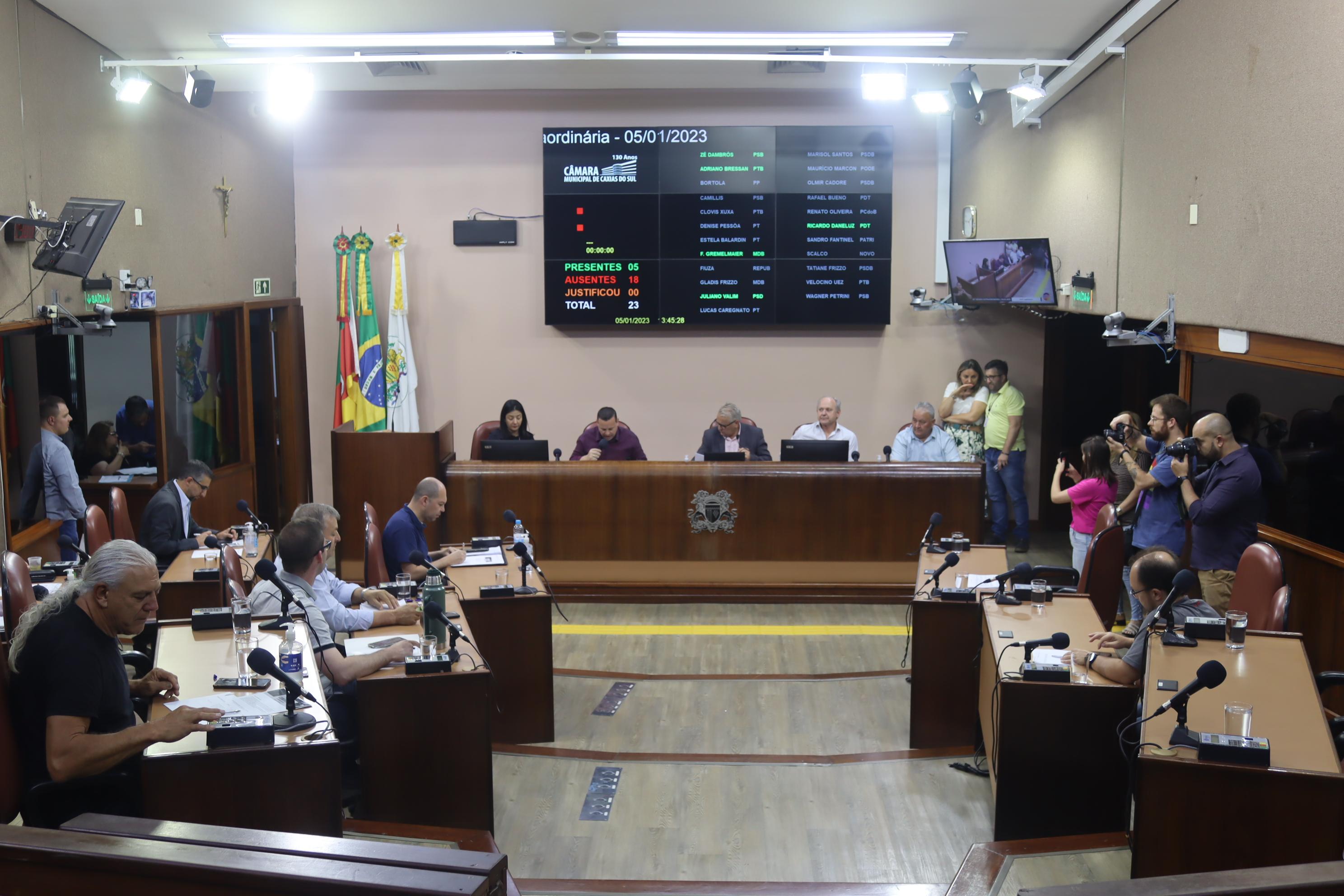 Aprovada em 1º turno de votação prerrogativa de o prefeito emendar a Lei Orgânica