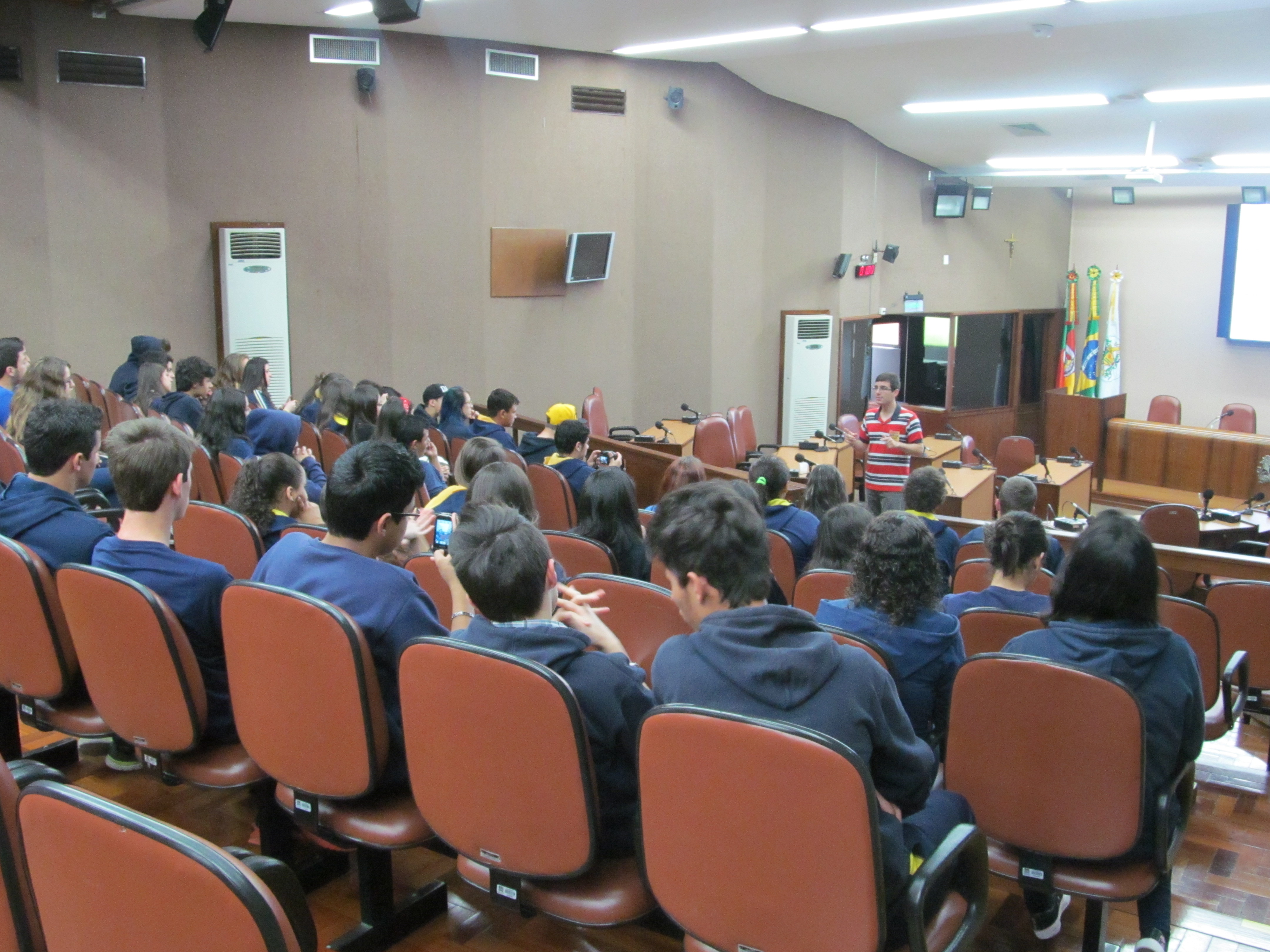 Alunos da Escola Estadual Alexandre Zattera produzem documentários no Legislativo
