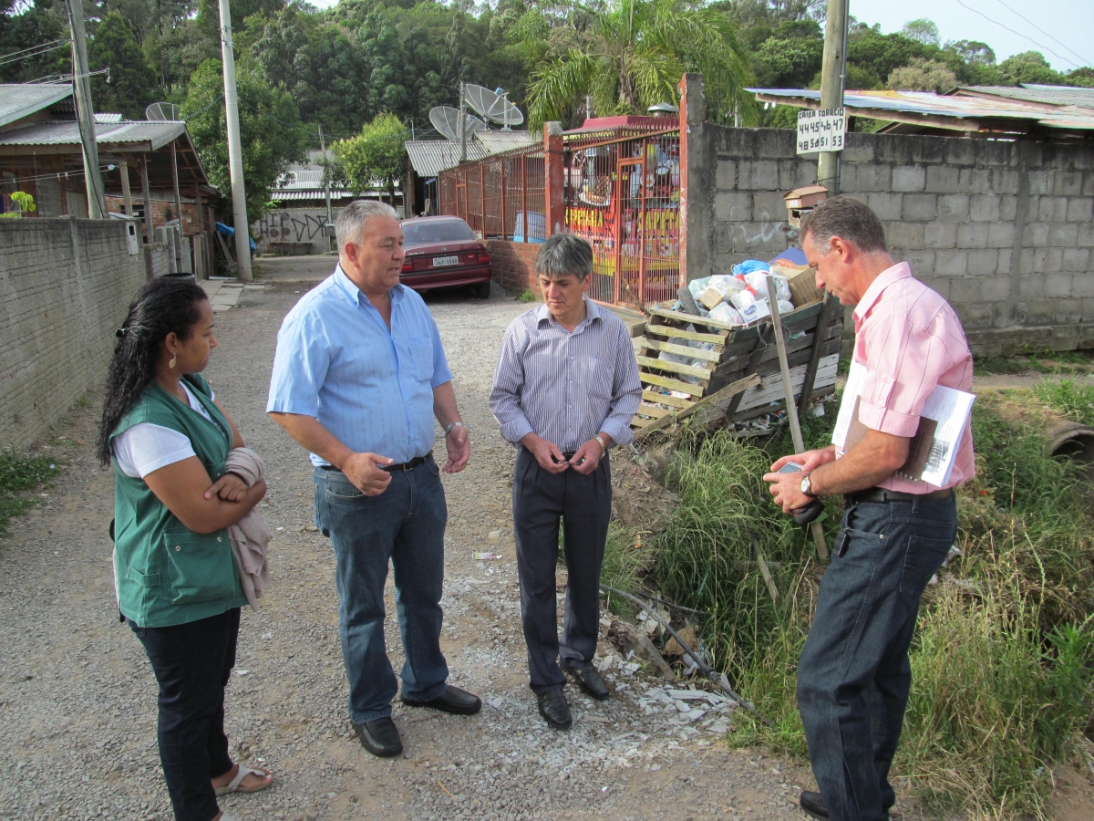 Vereador Kiko Girardi e secretário Renato Oliveira visitam a Vila Sapo no Serrano