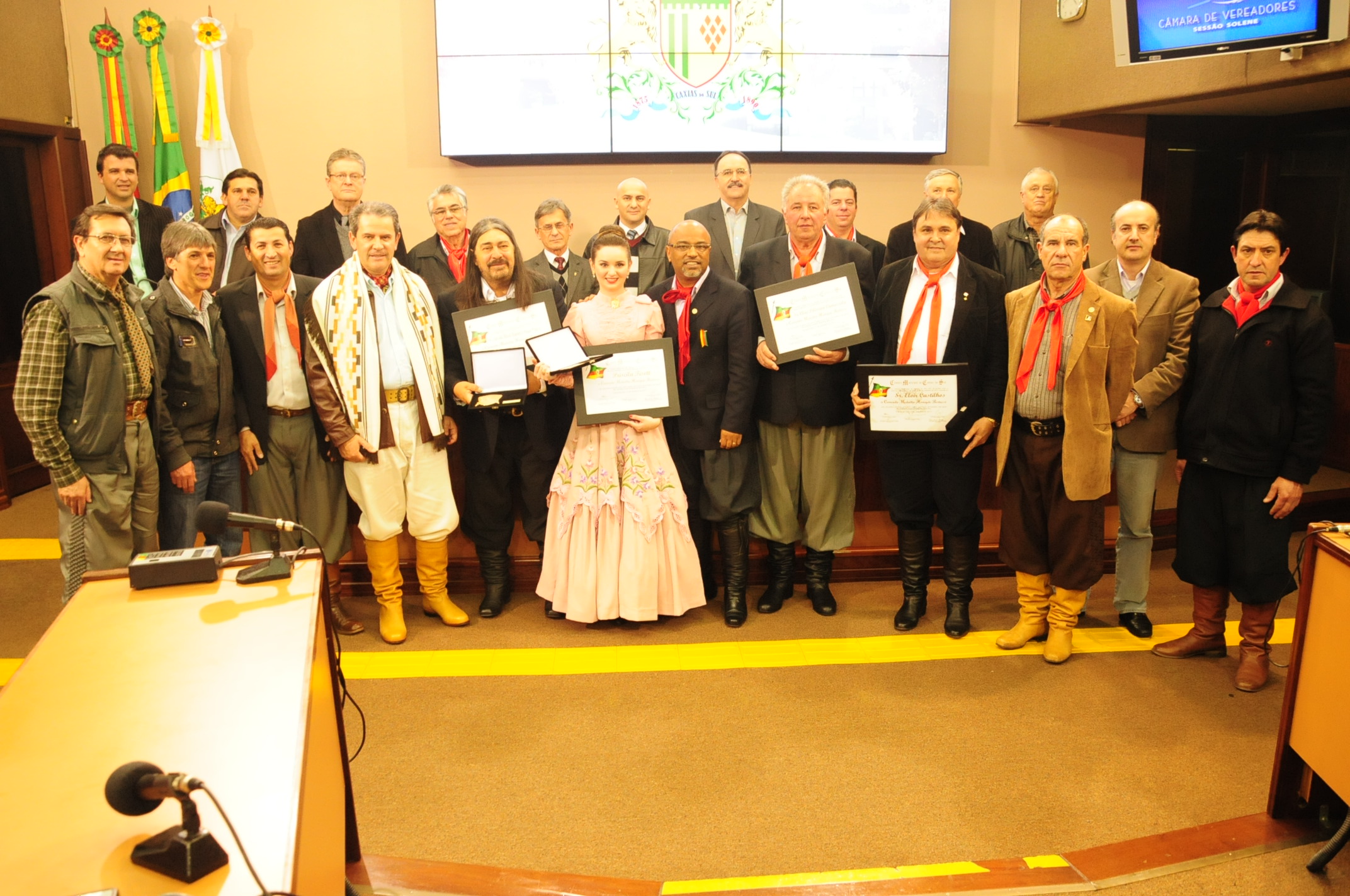 Medalha Honeyde Bertussi reconhece quatro tradicionalistas gaúchos