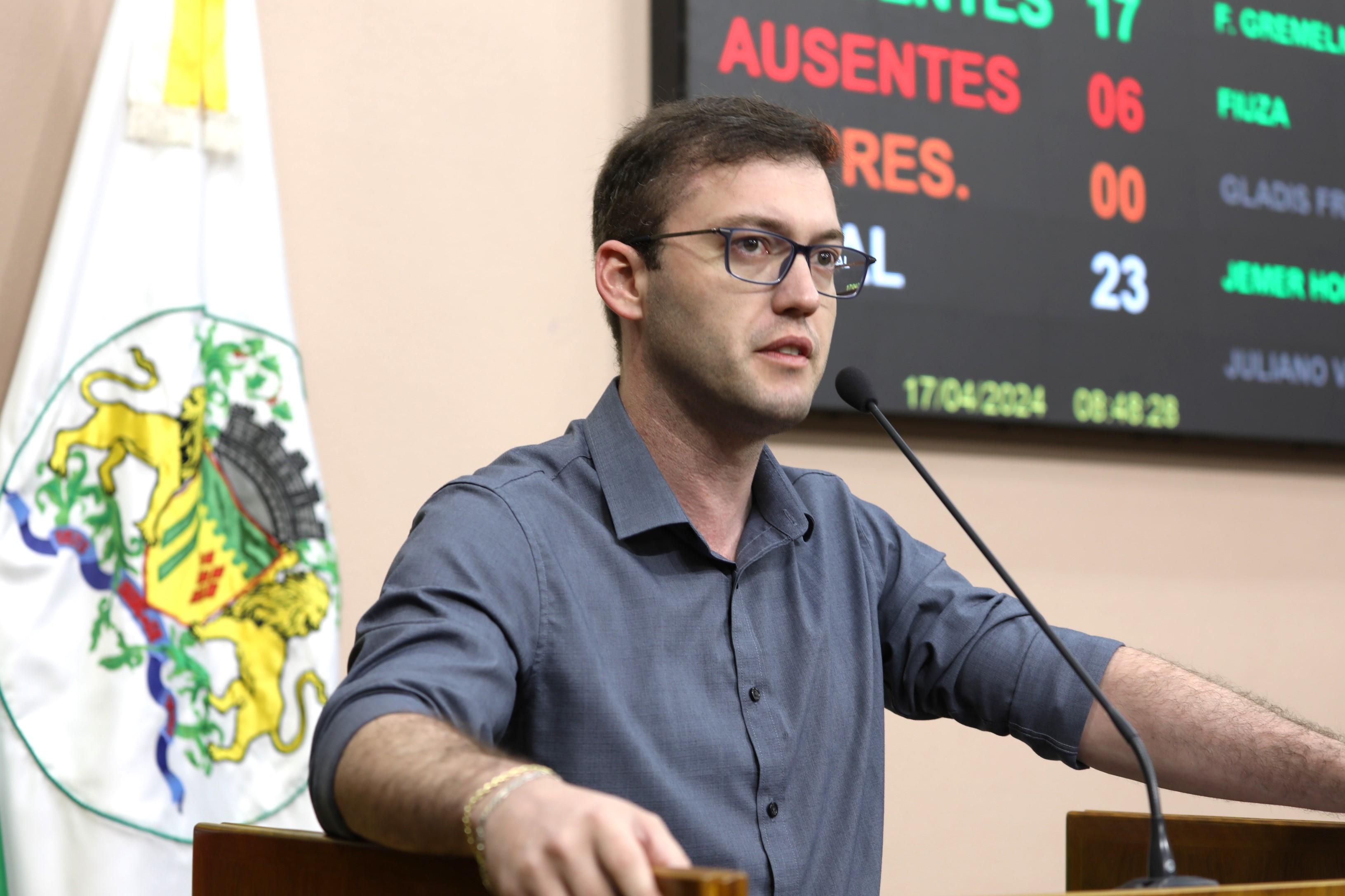 Alexandre Bortoluz debate projeto de lei sobre entidades de tiro desportivo