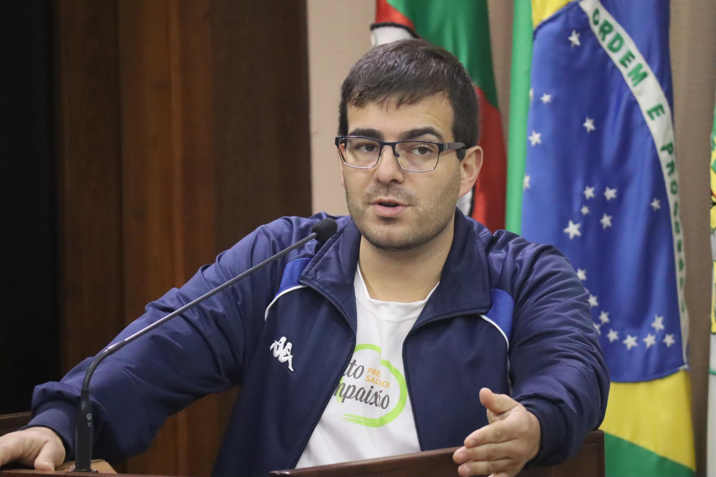 Rafael Bueno cobra transparência sobre destino de emendas voltadas à saúde