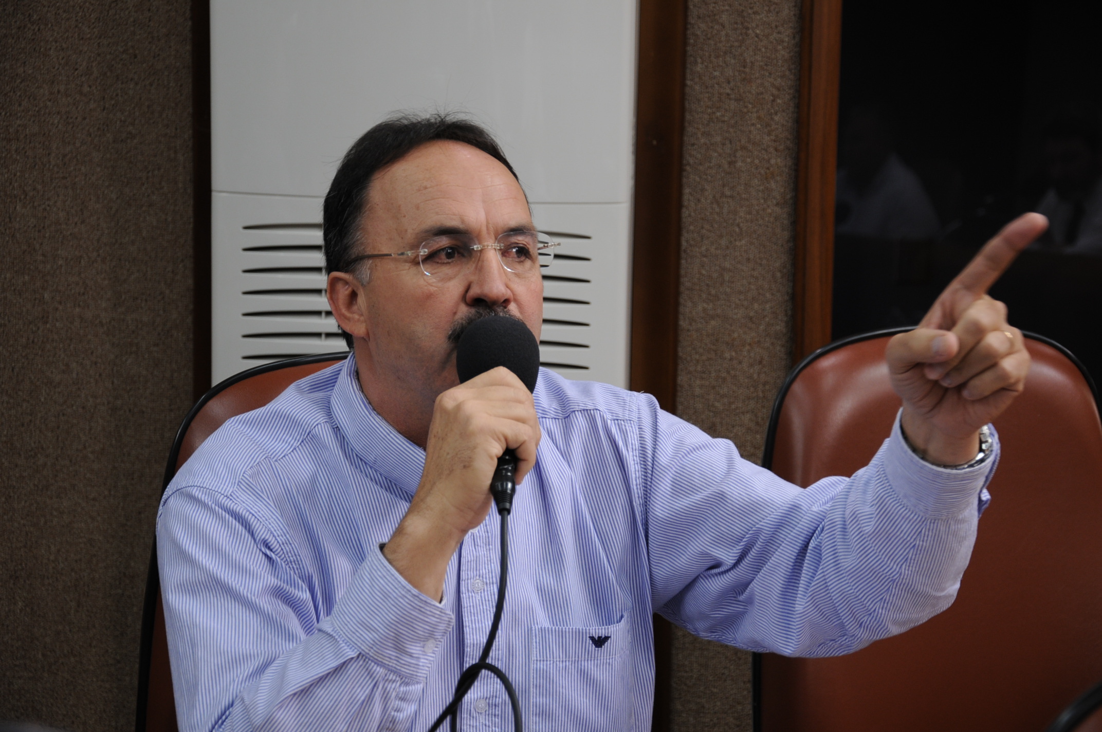 Mauro Pereira representa a Câmara Municipal em reunião-almoço da CIC