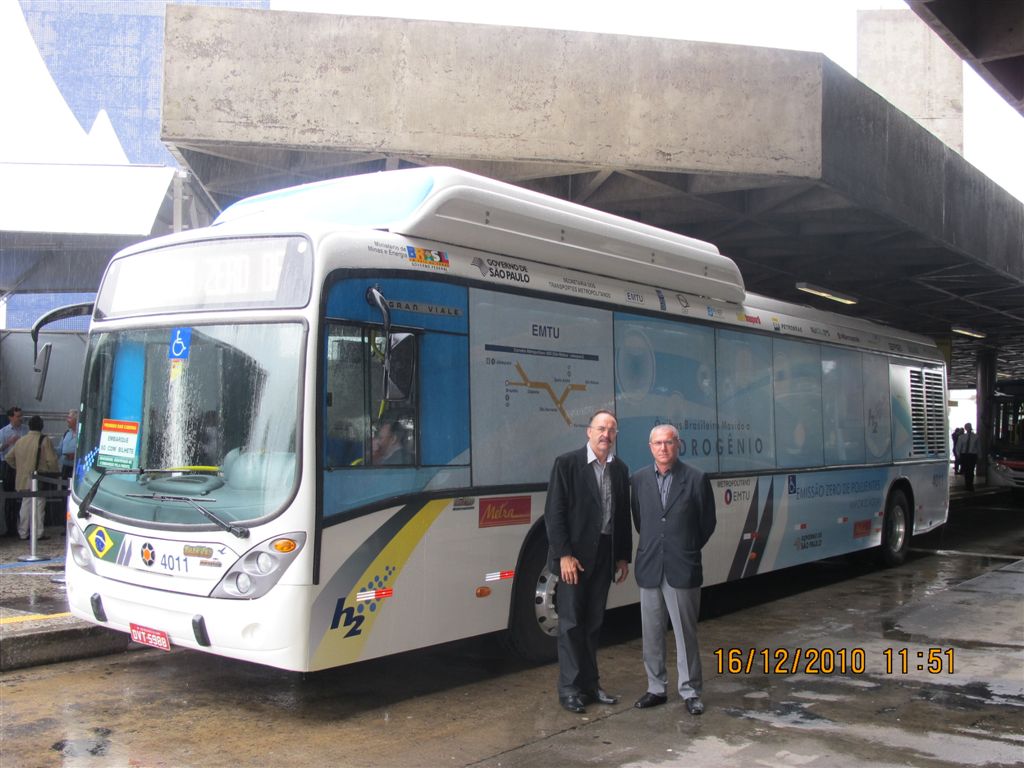 Mauro participa do primeiro teste com passageiros de ônibus a hidrogênio