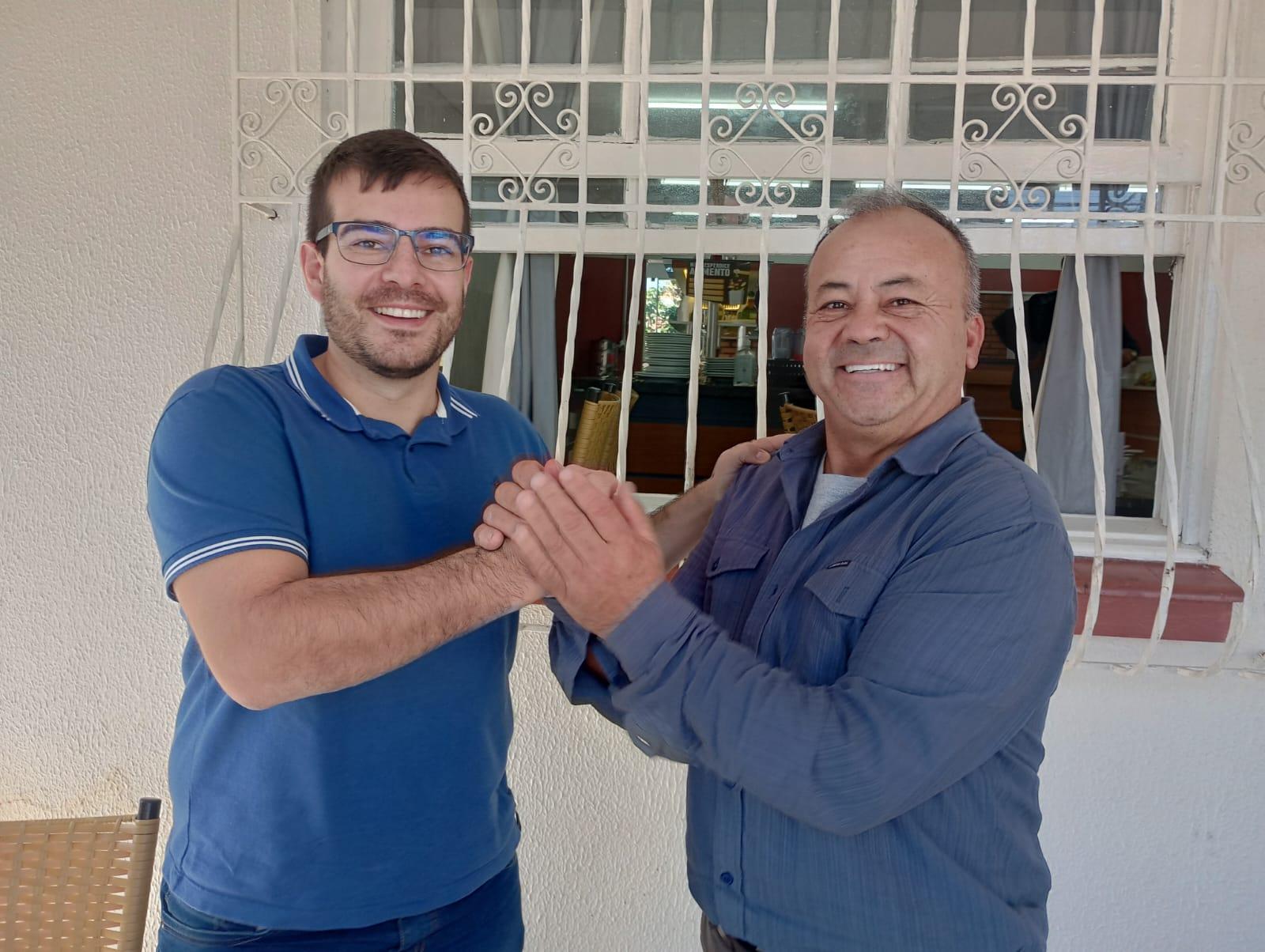 Rafael Bueno visita empresário Hélio Varela 