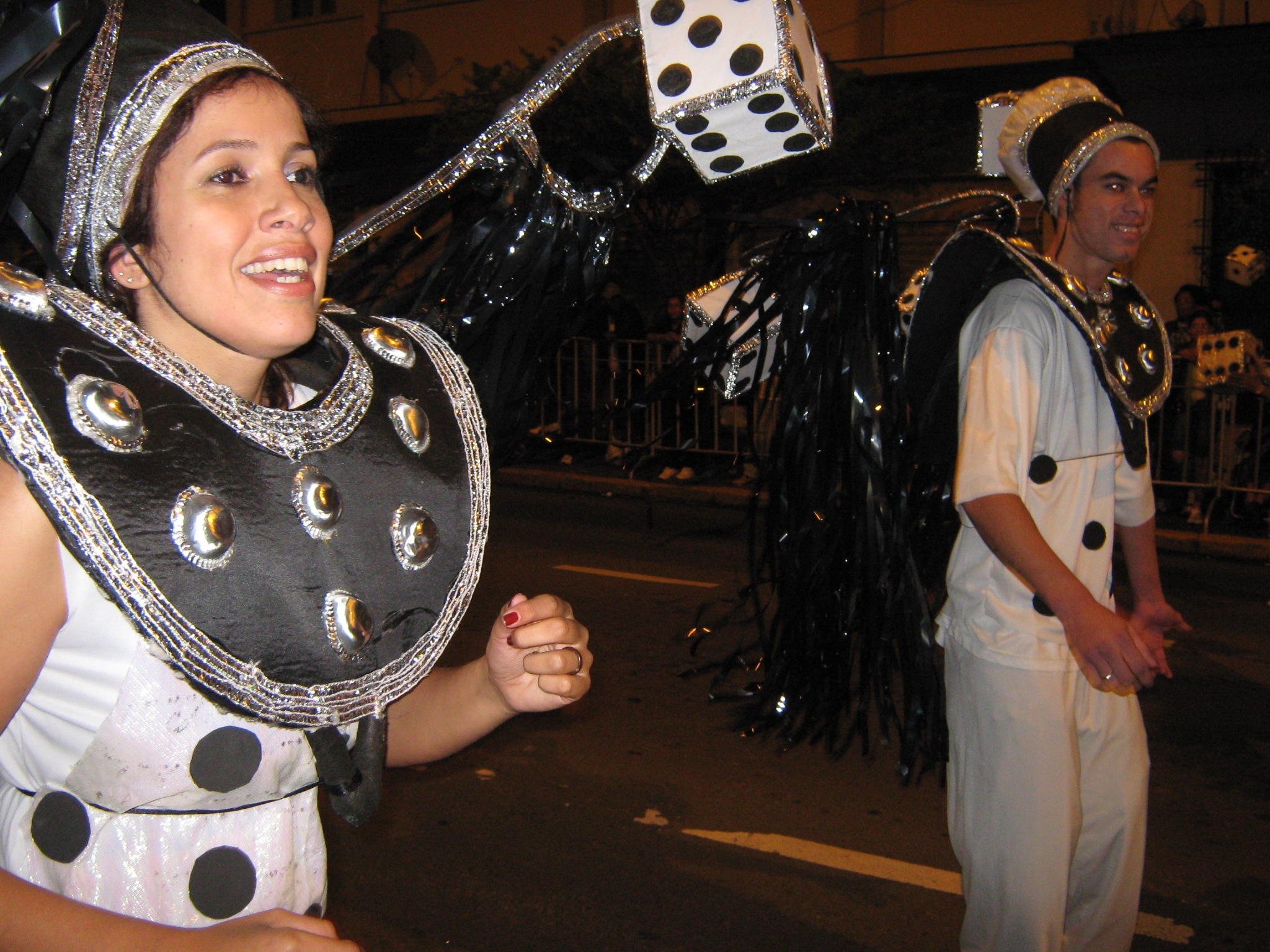 Denise participa do Carnaval de Caxias