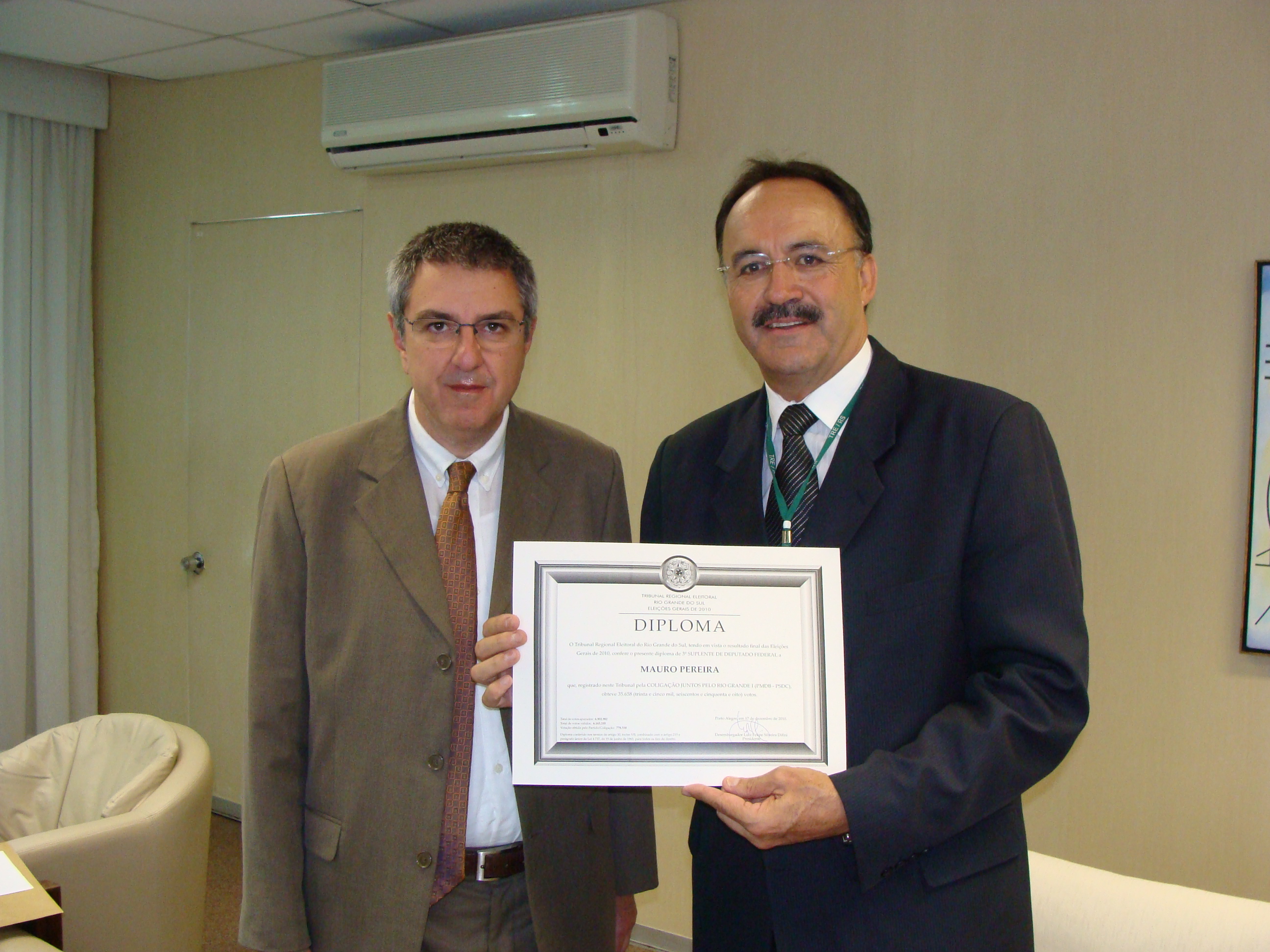 Mauro Pereira recebe o diploma de 3° suplente de deputado federal