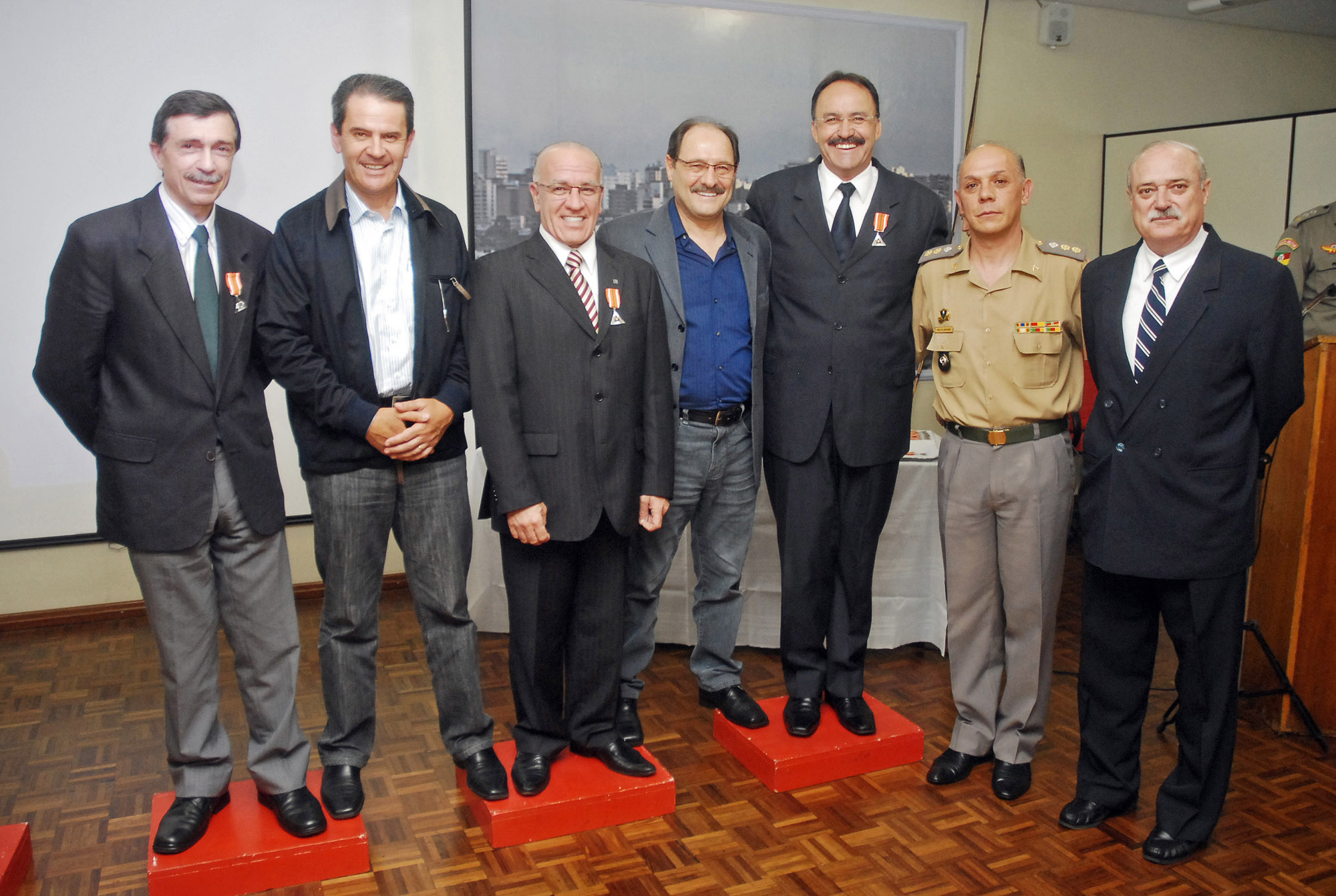 Mauro destaca a entrega de medalhas da Defesa Civil de Caxias do Sul