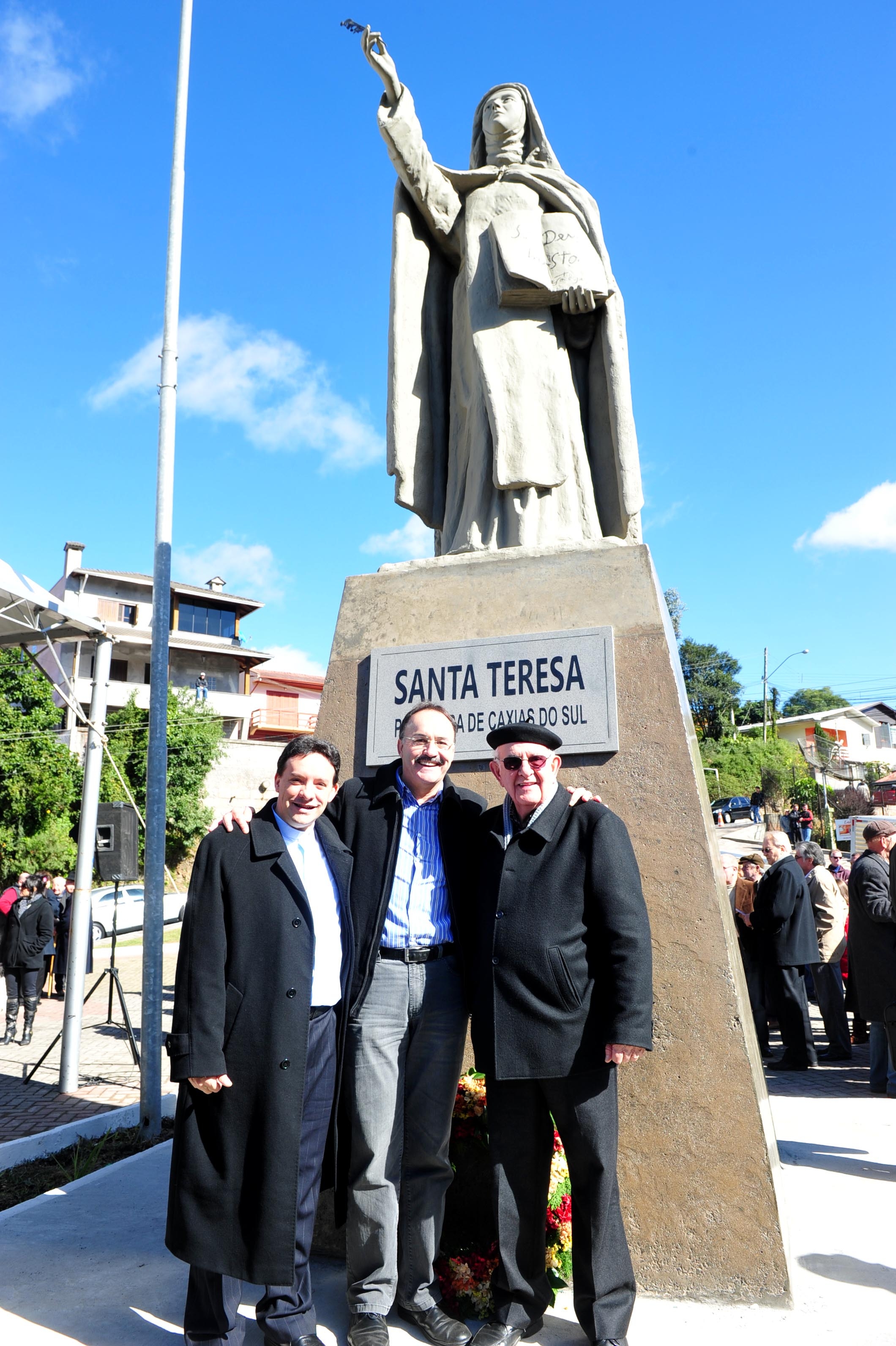 Mauro Pereira participa da inauguração do Monumento Santa Teresa
